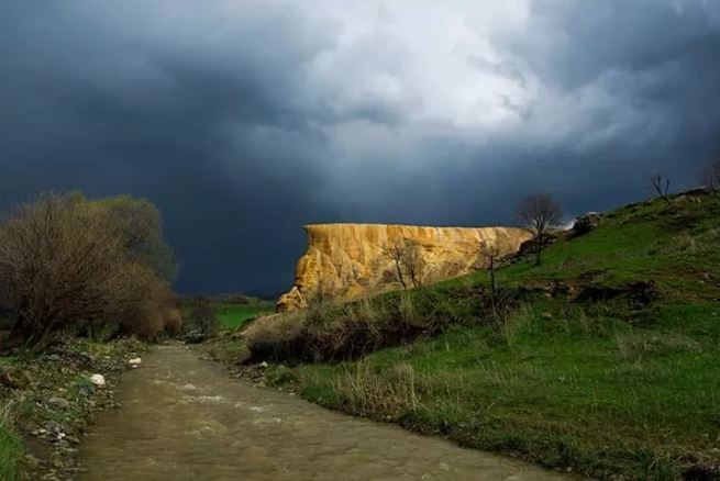 آشنایی با یکی از زیباترین جا‌های دیدنی استان آذربایجان غربی/ جلوه‌ای دیدنی از قدرت طبیعت