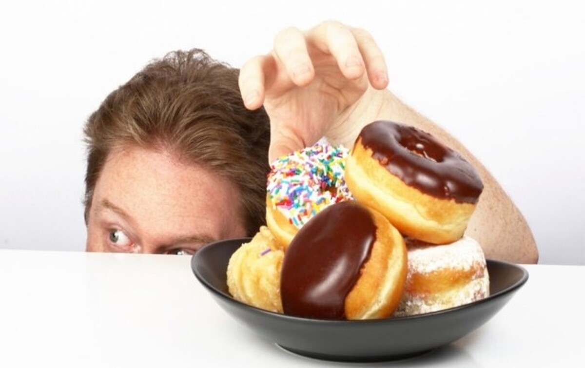 خوردن شیرینی و ابتلا به افسردگی! این ماجرا حقیقت دارد؟