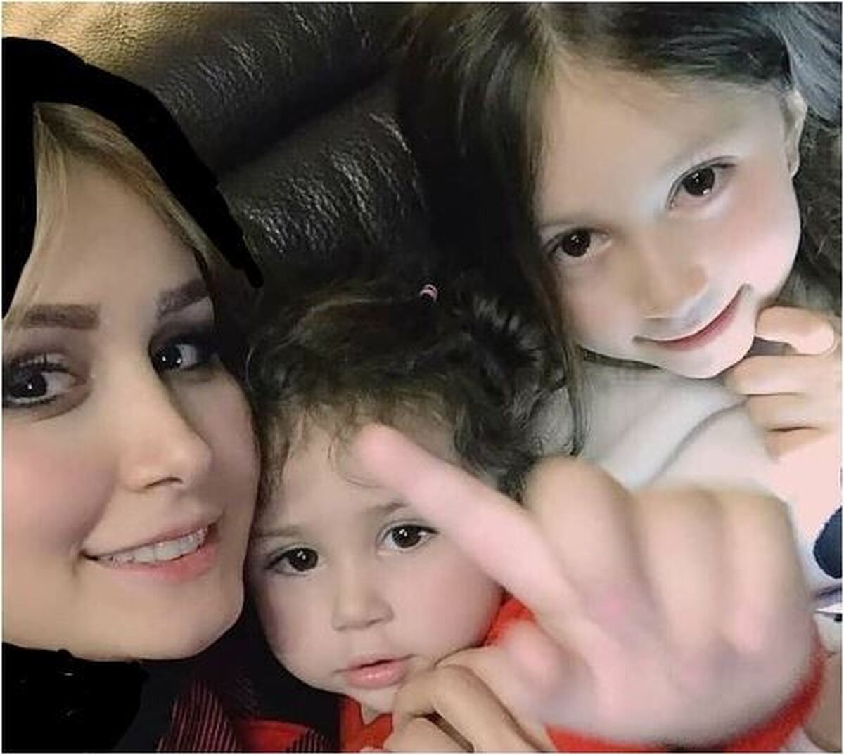 لالایی لاکچری سپیده بزمی پور برای دو دختر عزیزش به زبان خارجی!
