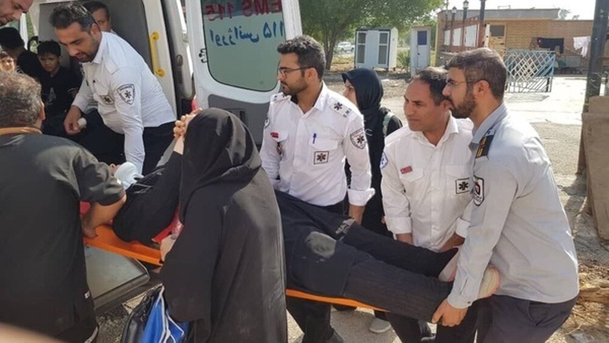 ۹ مصدوم در حادثه برخورد ون با گاردریل در بندر امام