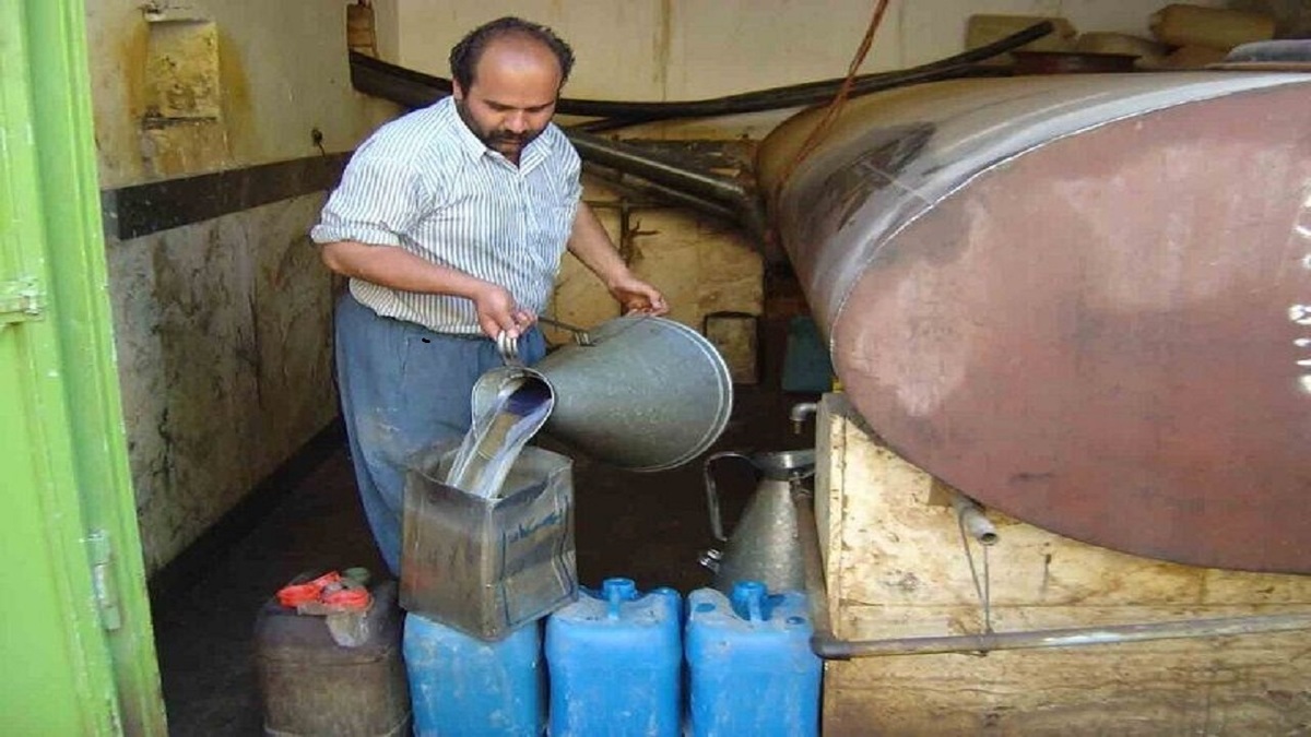 سهمیه نفت سفید در کارت خانوار‌های فاقد گاز طبیعی ایلام شارژ شد