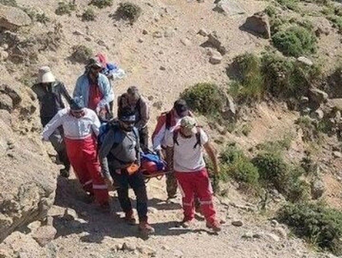 مصدومیت یک نفر در پی ریزش کوه در بقعه شاهزاده احمد اندیمشک
