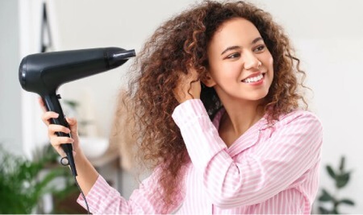 معایب استفاده مکرر از سشوار