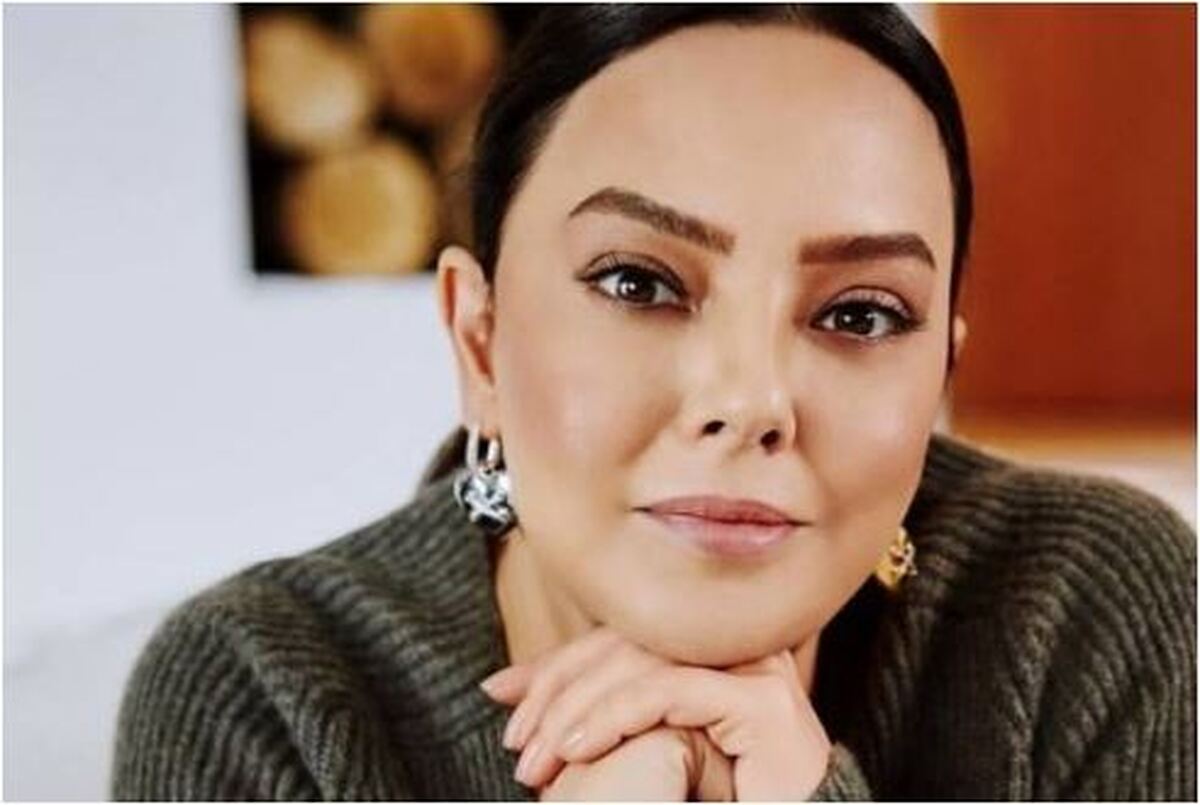 خواننده معروف ترکی به ایران مهاجرت کرد! /عکس‌های ابرو گوندش با حجاب کامل در کرج!