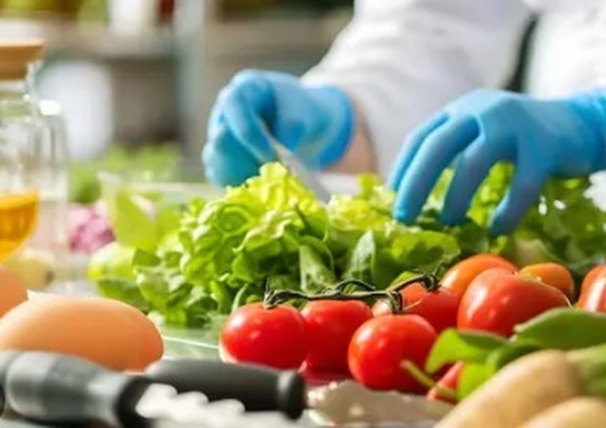 راهکار‌های حفظ ایمنی مواد غذایی با این پنج گام اساسی!