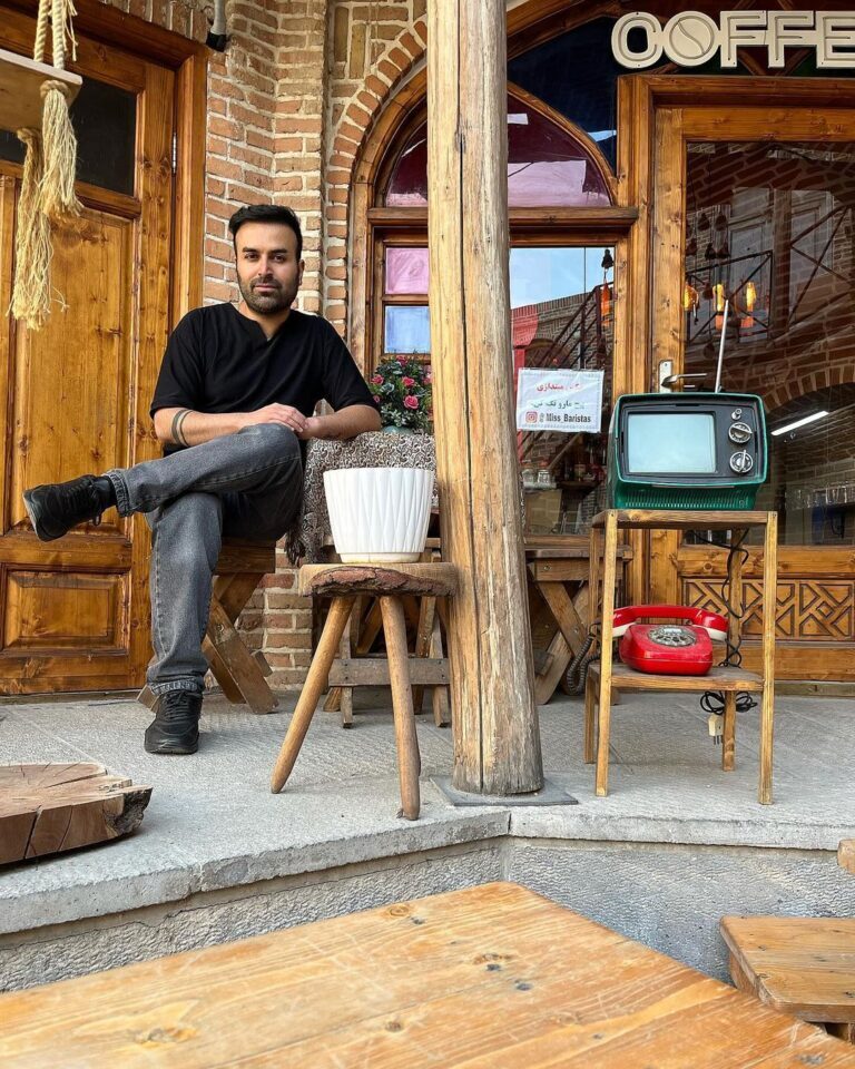 نگاهی به زندگی حرفه‌ای و علت فوت آترین بی نیاز؛ رهبر گروه ارکستر ایوان بند
