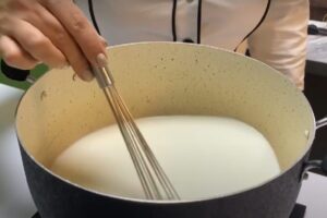دستورالعمل پخت آش دوغ اصیل ایرانی در ۴ مرحله