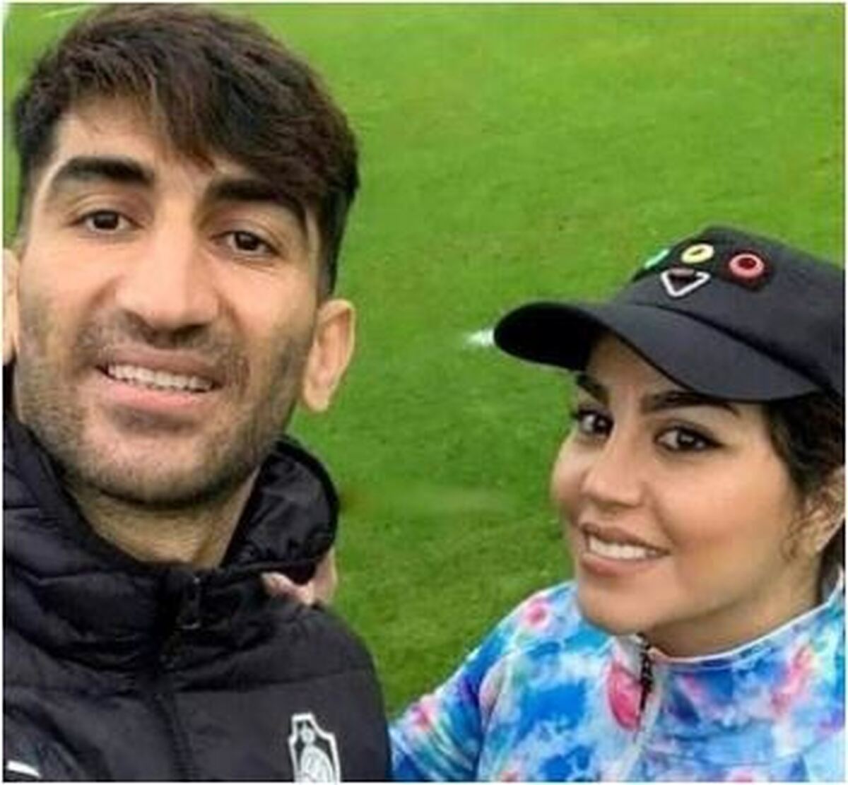 عکس شکار شده از دونفره‌های پدر و دختری بیرانوند و دختر نازش در حال بازی با حیوان خانگی شان