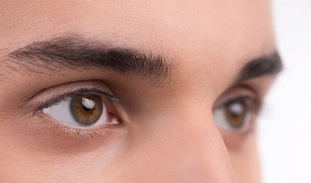 استرس و رژیم غذایی غلط در آقایان باعث ریزش ابرو می‌شود / راه حل درمان این مشکل بزرگ ریزش ابرو