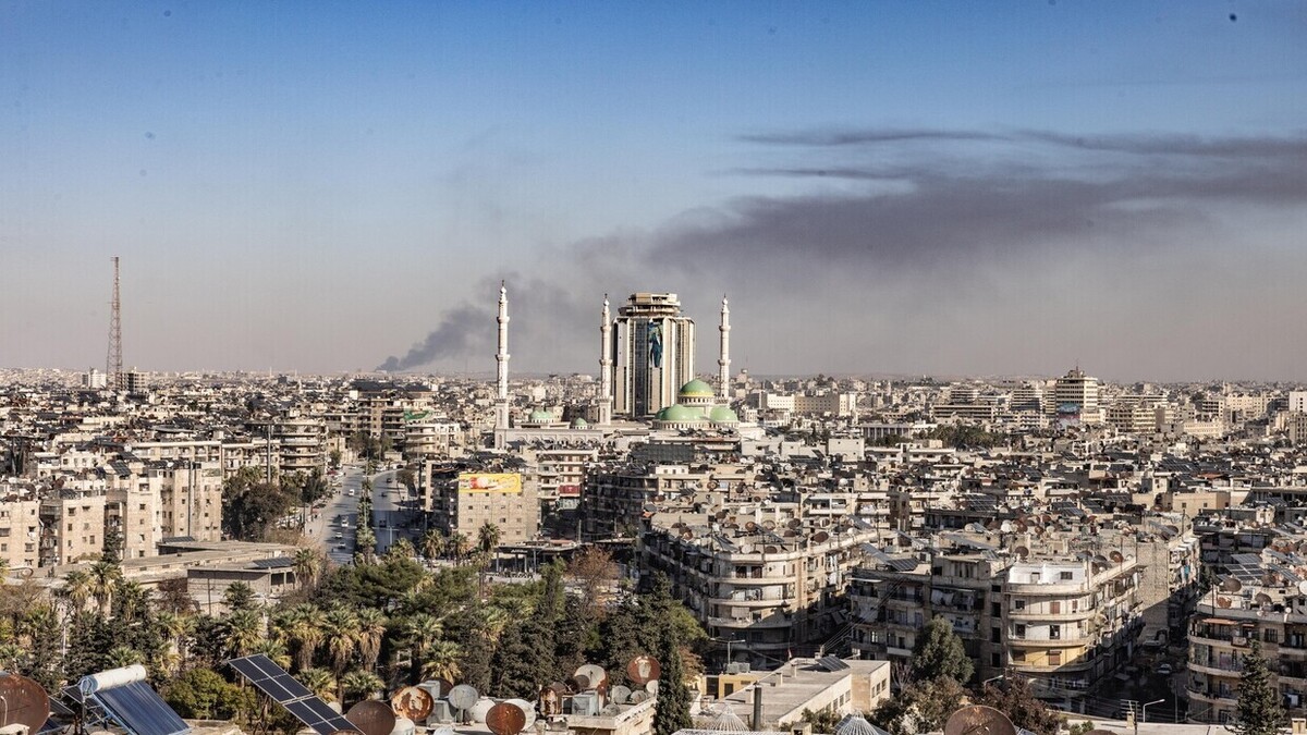 منبع نظامی: هواپیما‌های جنگی سوریه و روسیه تروریست‌ها را در حومه شرقی حلب هدف قرار دادند و ده‌ها نفر را کشتند
