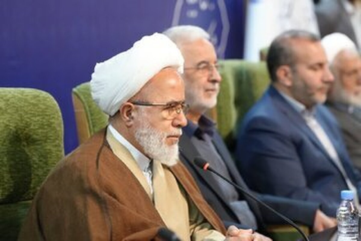 انتظار نماینده ولی فقیه در استان و امام جمعه کرمانشاه از تلاش شبانه روزی مسئولان برای رفع مشکلات مردم
