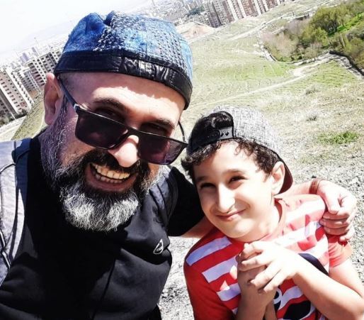 استایل گنگ حسنی، کودک دهه ۶۰ با ریش و سبیل! +عکس