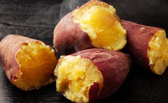 همه چیز درمورد فواید و ارزش غذایی سیب زمینی شیرین و تفاوت آن با سیب زمینی سفید