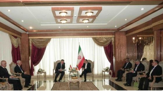 دیدار وزیر خارجه تاجیکستان با عراقچی در مشهد
