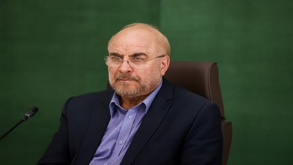 باید مشکلات کشور را حل کنیم