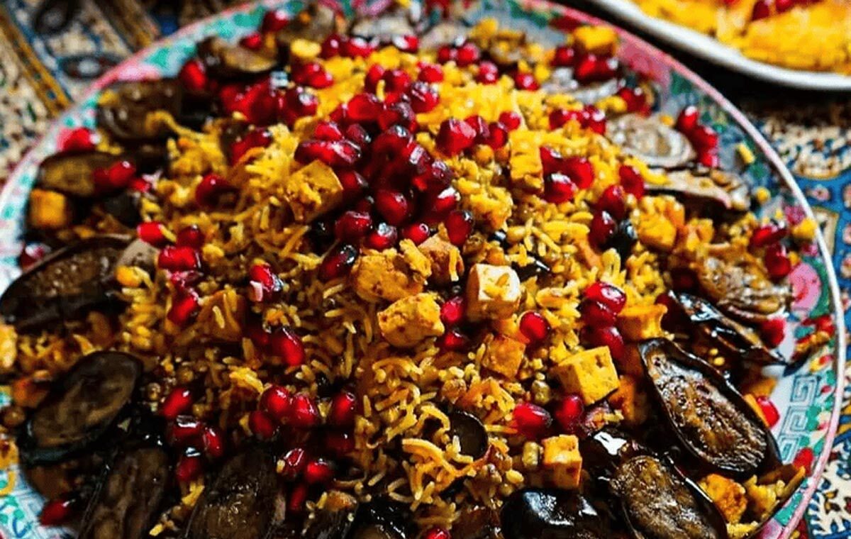 طرز تهیه انار پلو؛ غذای رنگی و خوشمزه یلدایی
