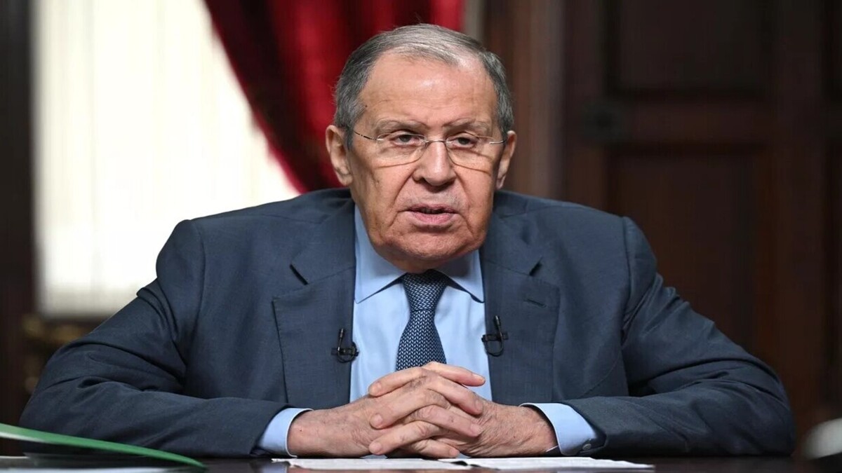 لاوروف از نگرش متناقض زلنسکی نسبت به ساکنان دونباس انتقاد کرد و او را 