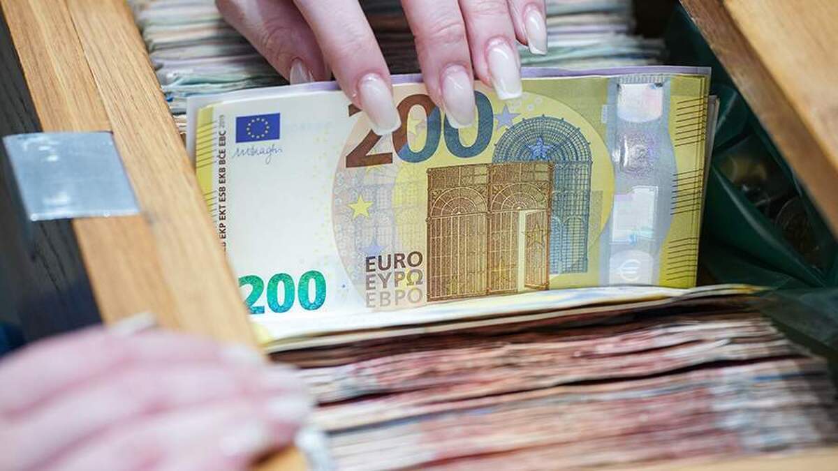 بوندستاگ از سرقت پول آمریکا توسط اتحادیه اروپا برای کمک به کیف خبر داد