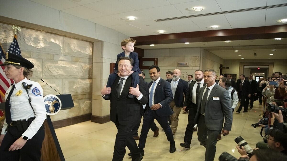 آیا او با ثروت عظیم خود وارد دنیای فوتبال خواهد شد؟ یک تیم گمنام به ایلان ماسک برای سرمایه گذاری پیشنهاد شد