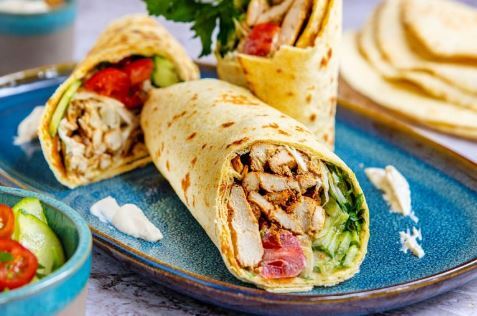 در کشور‌های خاورمیانه برای این غذا سر و دست میشکنن! /رسپی +مواد لازم