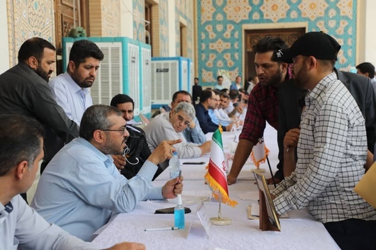برپایی میز خدمت در مصلاهای نماز جمعه سراسر استان یزد