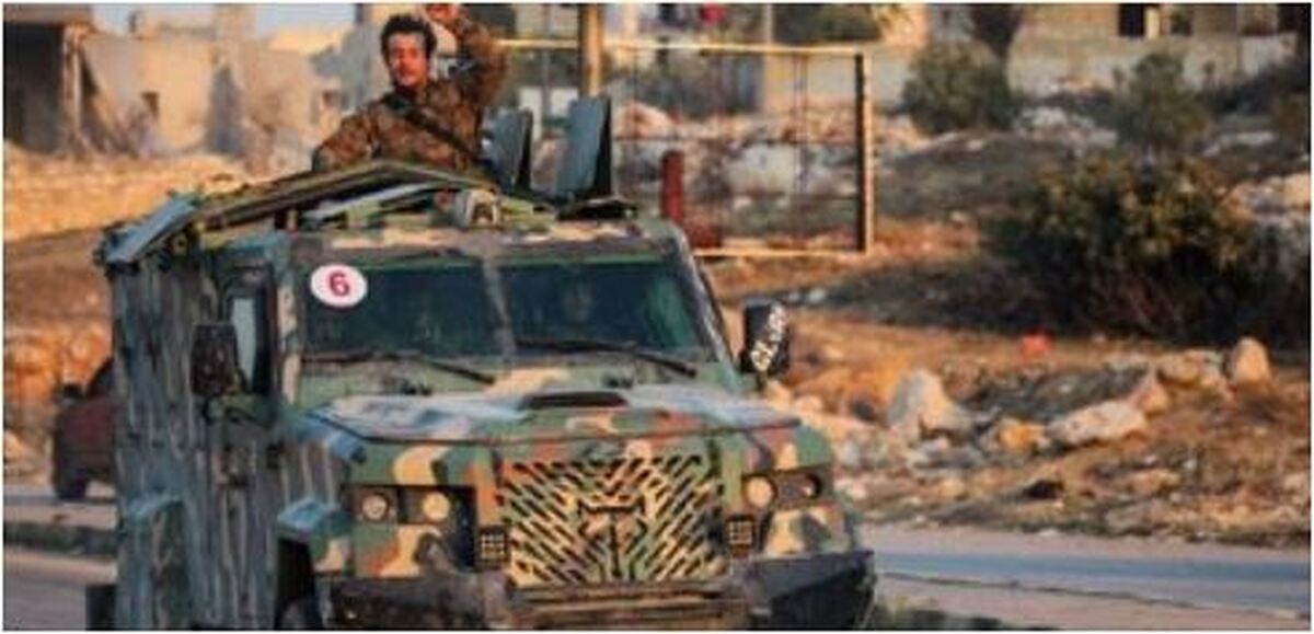 تصویر پر بازدید از حضور نیرو‌های تحریرالشام در حرم حضرت رقیه