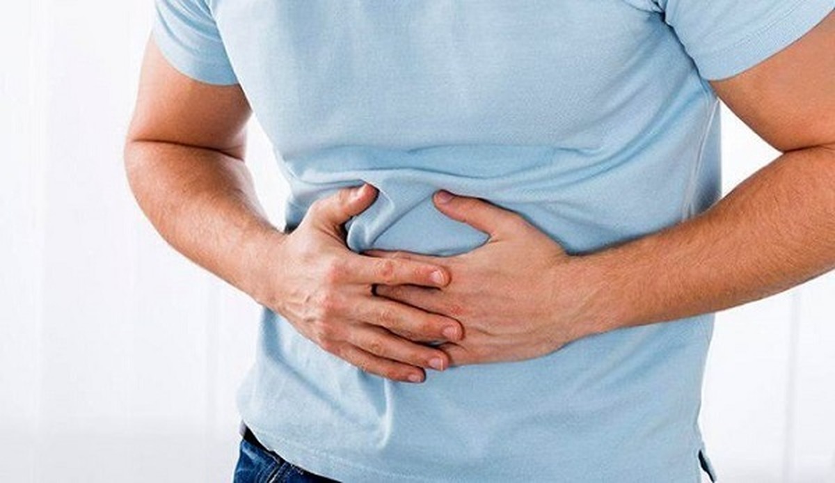 سندروم روده تحریک‌پذیر با چه علائمی ظاهر میشود؟