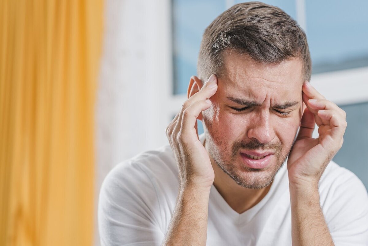 کمبود کدام مواد منجر به سردرد میشود؟