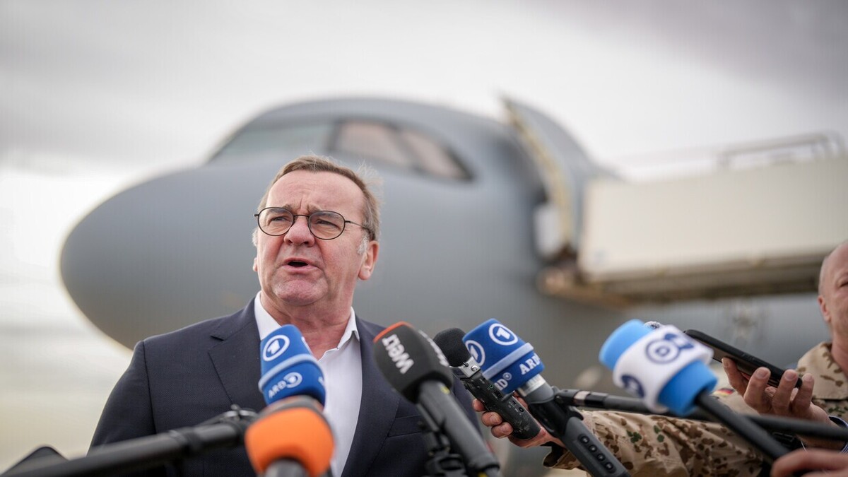 پیستوریوس: ما نباید مراقب آنچه در سوریه اتفاق می‌افتد باشیم