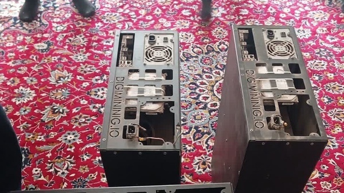 کشف و ضبط ۱۶ دستگاه استخراج رمز ارز غیرمجاز در قم