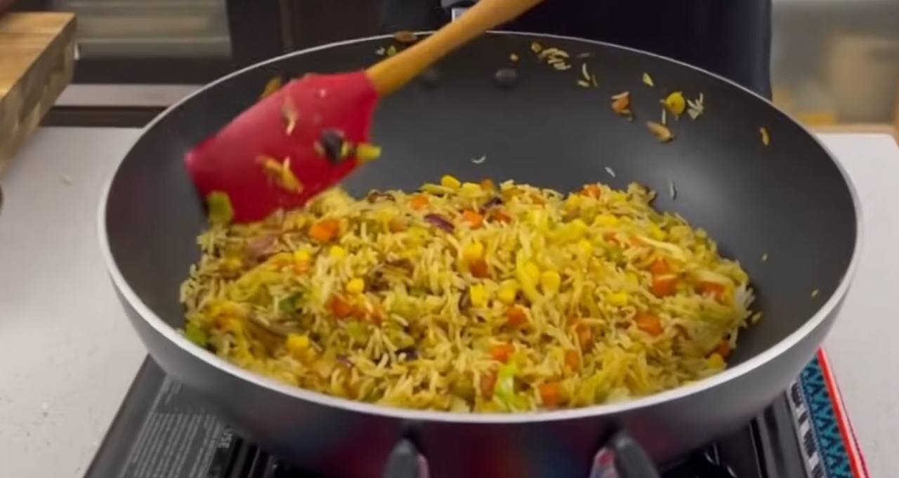 یک پلو مخلوط، مخصوص وجترینها که انگشتاتم باهاش میخوری! یک پلو مخلوط، مخصوص وجترینها که انگشتاتم باهاش میخوری!