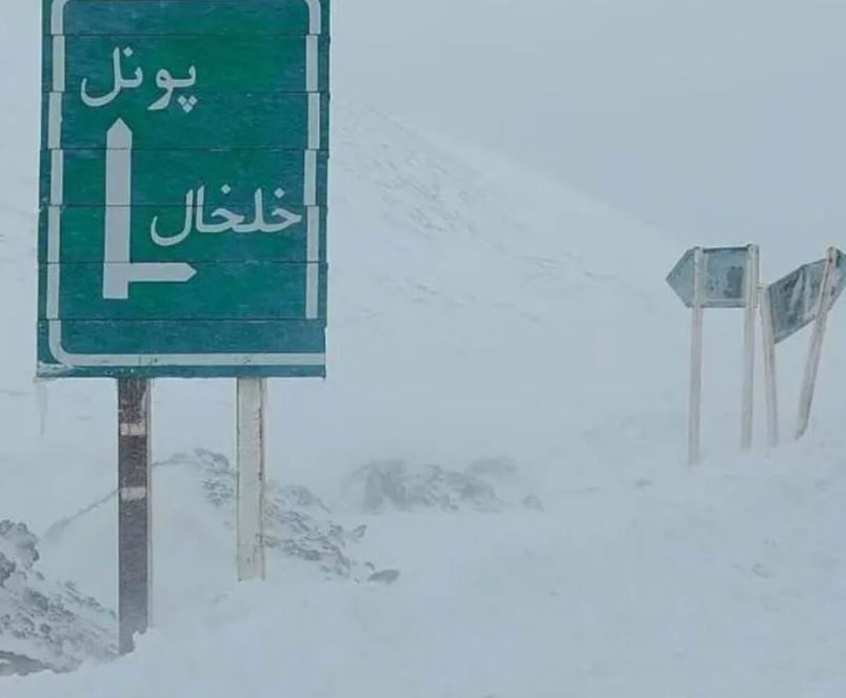 بارش برف جاده خلخال را بست