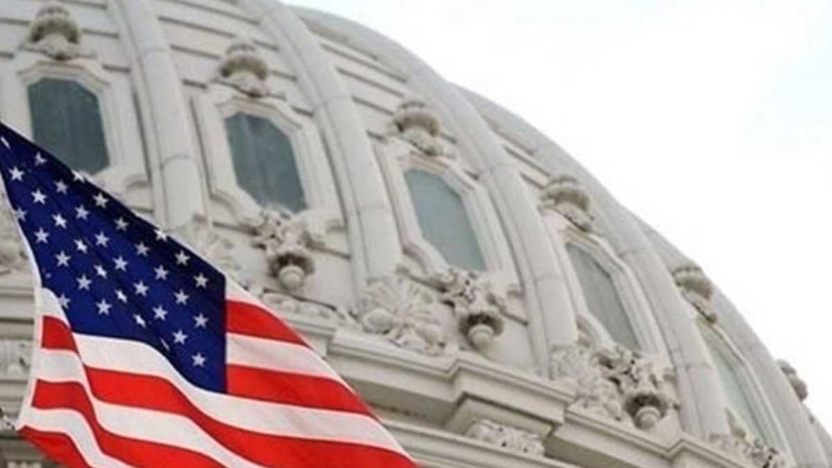 سناتور آمریکایی: هنوز زود است درباره برداشتن تحریم‌های سوریه سخن بگوییم