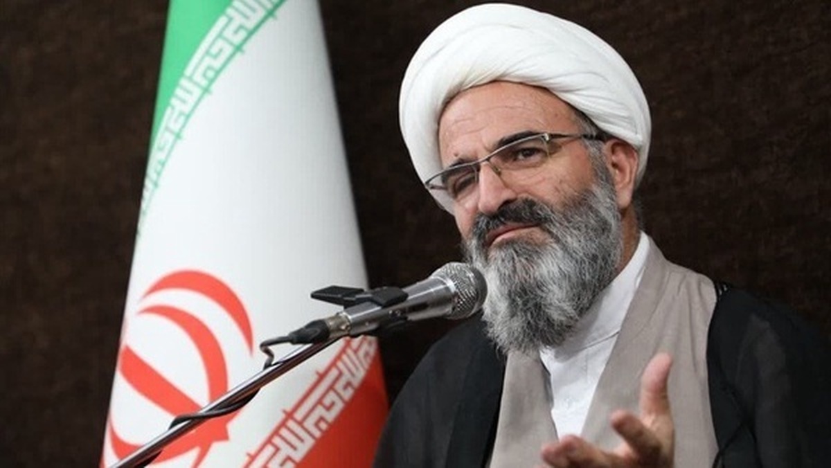 امام جمعه سمنان: مسؤولان کار جهادی را در دستور کار قرار دهند