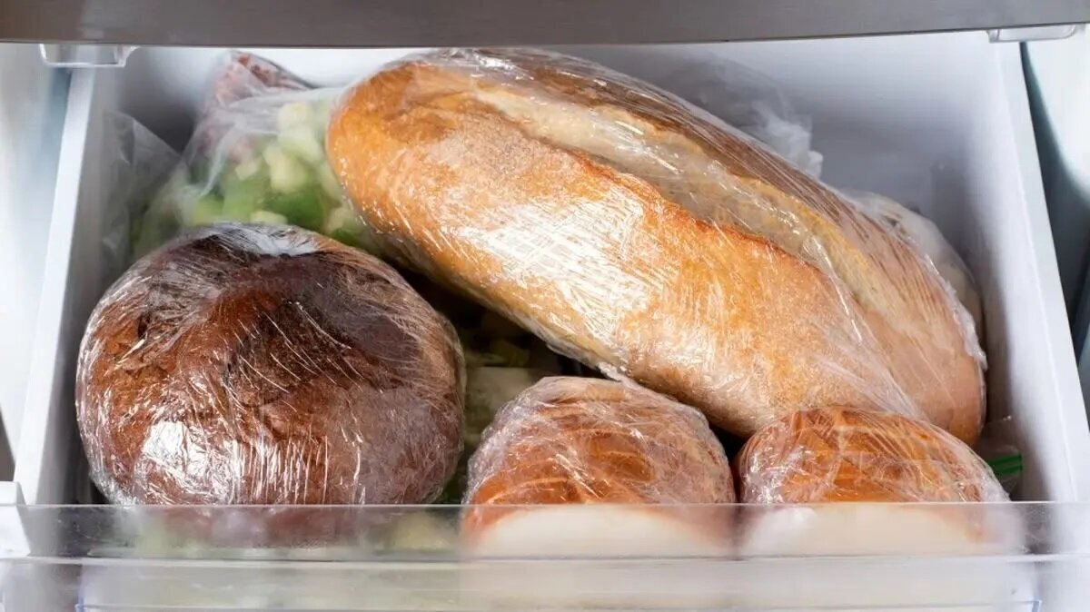 هشدار؛ نان را بیشتر از یک هفته در داخل فریزر نگهداری نکنید