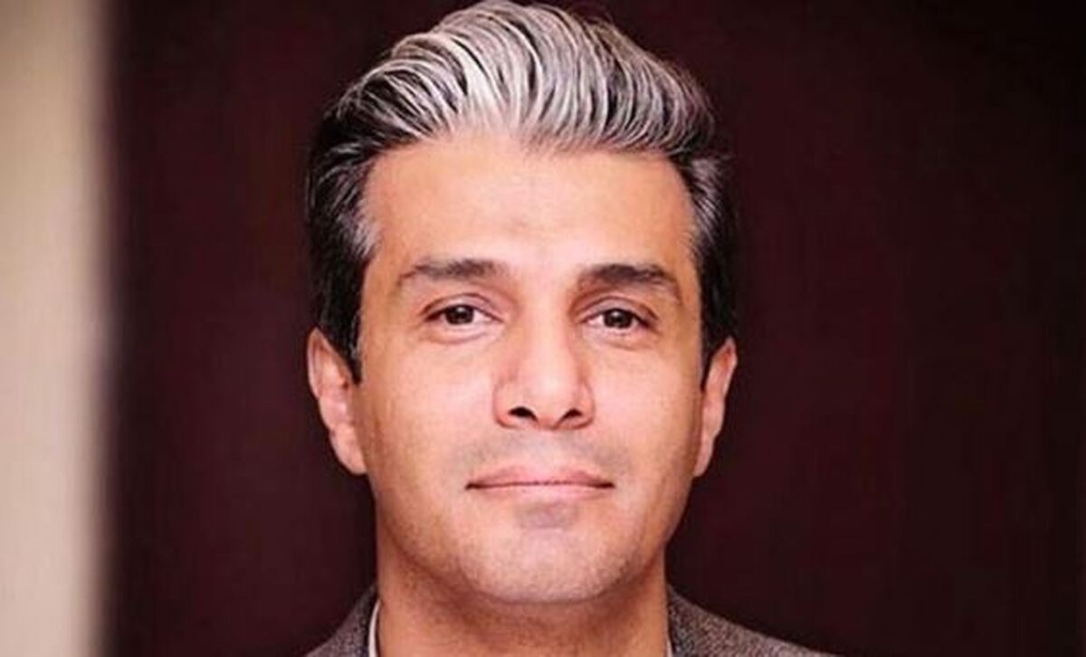عکس گریه دار آریا عظیمی‌نژاد سر مزار مادرش