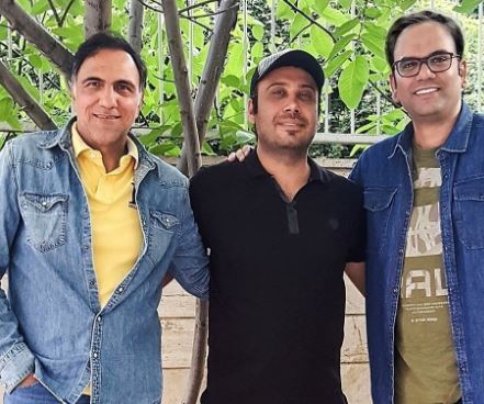 عکس یادگاری محسن چاوشی با عوامل سریال شهرزاد دیدنی شد+عکس