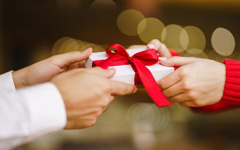 چگونه بدون هدایای گران قیمت همسرمان را در روز زن خوشحال کنیم؟