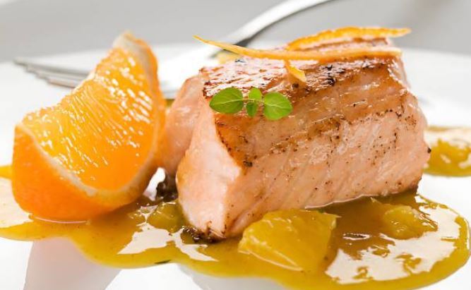 طرز تهیه خوراک ماهی با سس پرتقال