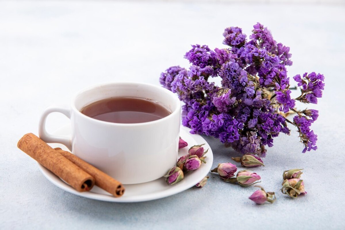 دمنوش‌هایی که برای از بین بردن استرس و اضطراب معجزه میکنند!