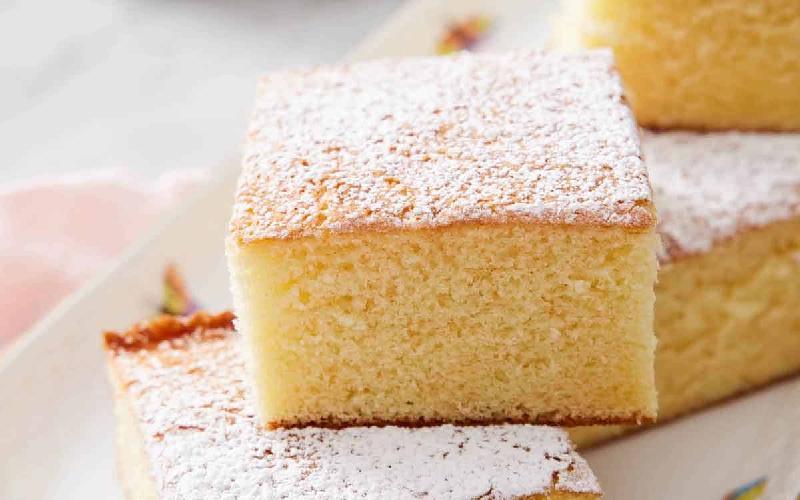 طرز تهیه یک کیک ساده با کمترین مواد لازم و در سریع‌ترین زمان