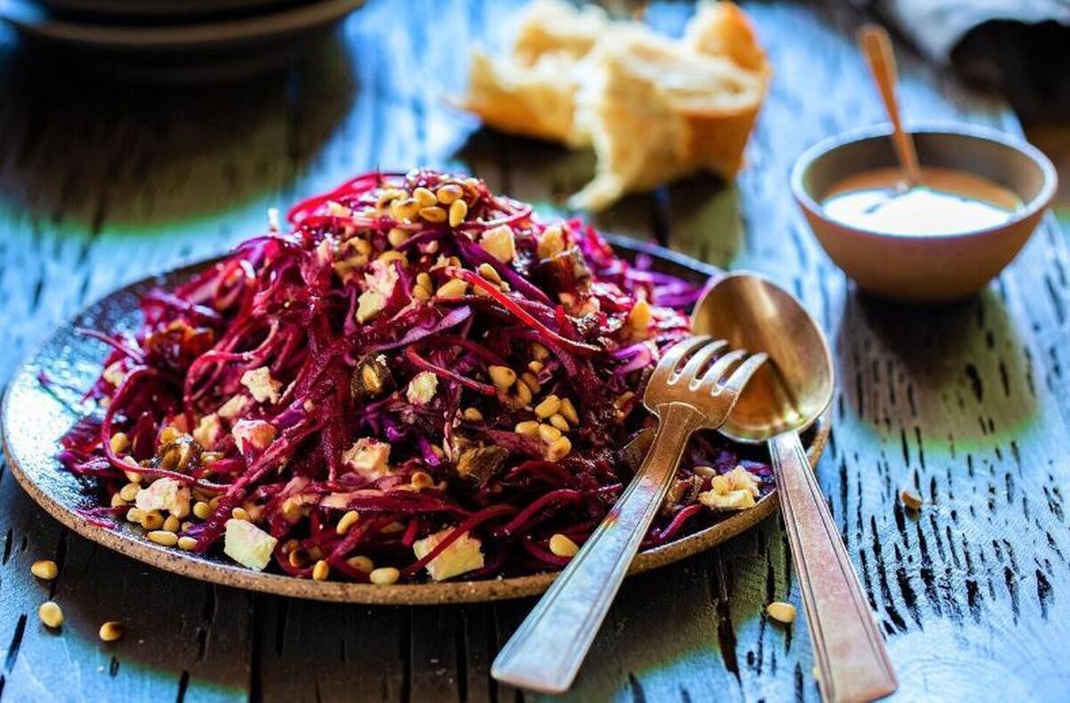 رسپی جدید برای سالاد مخصوص شب یلدا با کمترین هزینه+مواد لازم