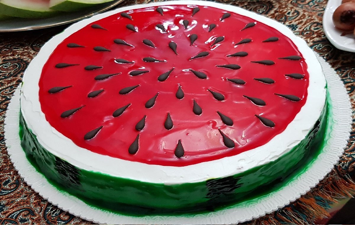 کیک شب یلدات رو هندونه‌ای درست کن و لذت ببر!