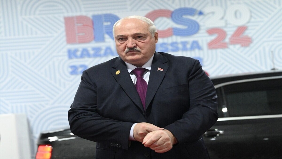 لوکاشنکو: جهان در آستانه جنگ جهانی سوم است که هنوز در آن غرق نشده است