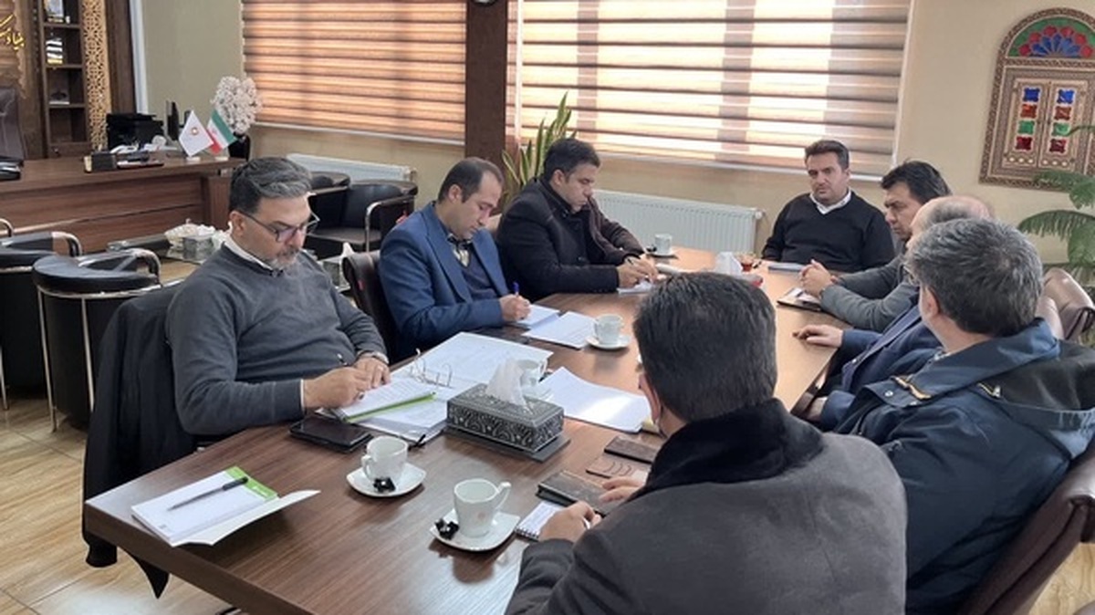 آموزش قوانین جدید بنیاد مسکن به مدیران شعب آذربایجان‌غربی