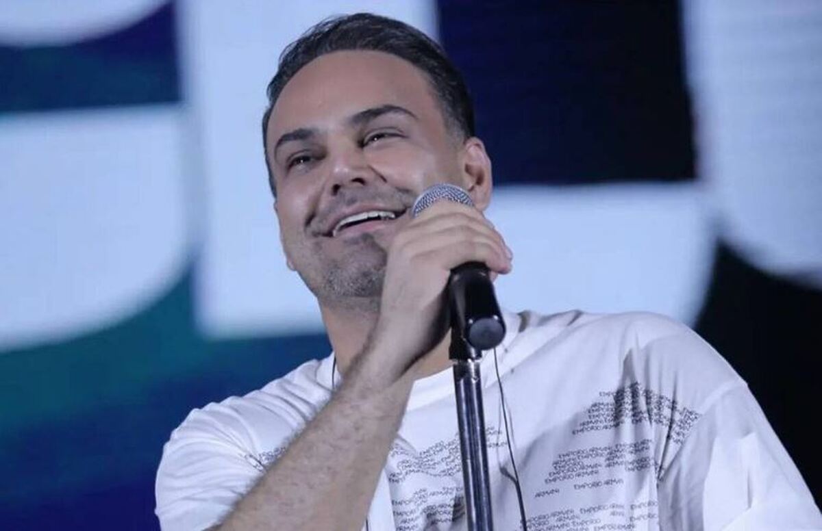 جناب خواننده با انتشار این عکس در مجازی خبر مهاجرتش را داد