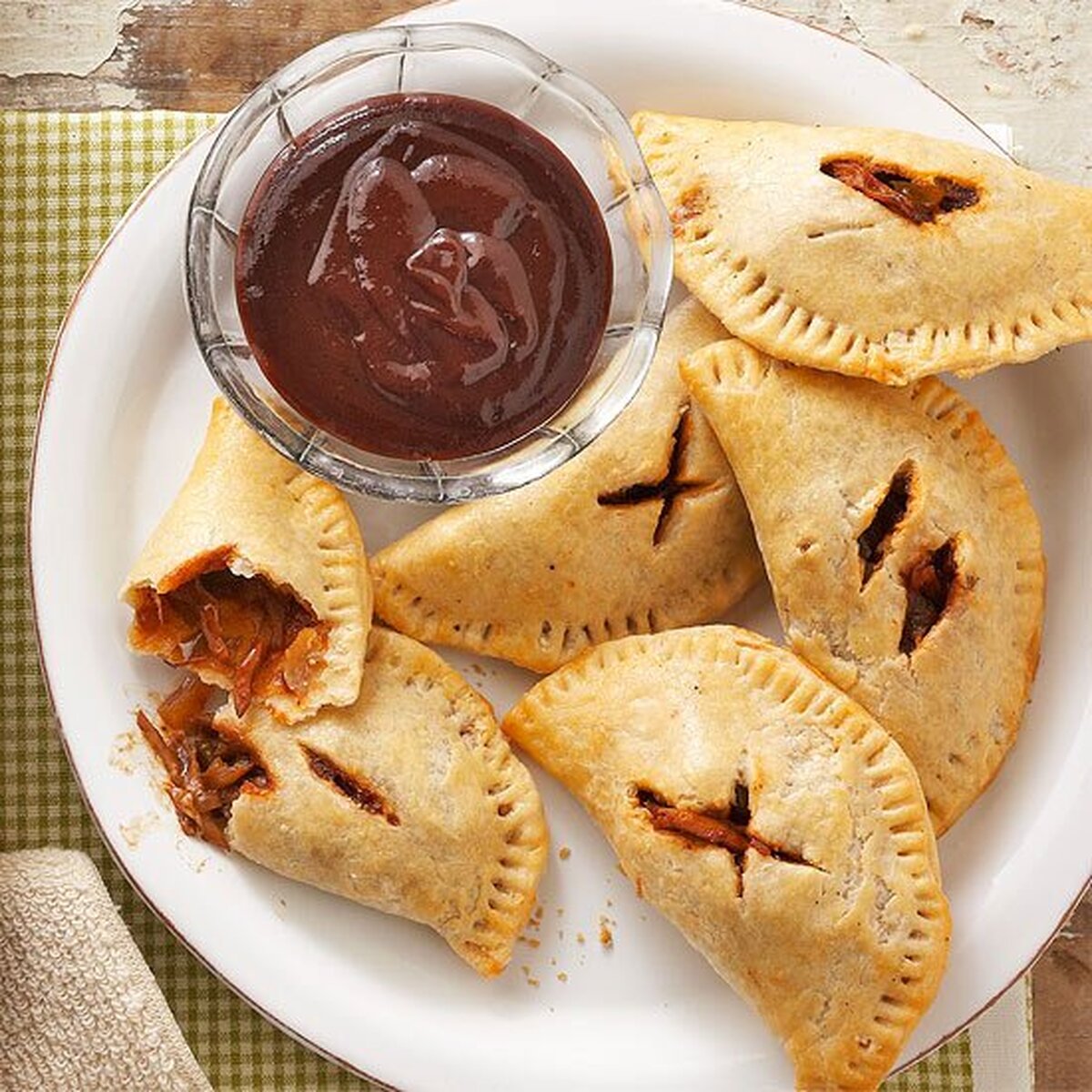 پاستی با سس باربیکیو و گوشت بهترین گزینه برای شب یلدا + دستور تهیه