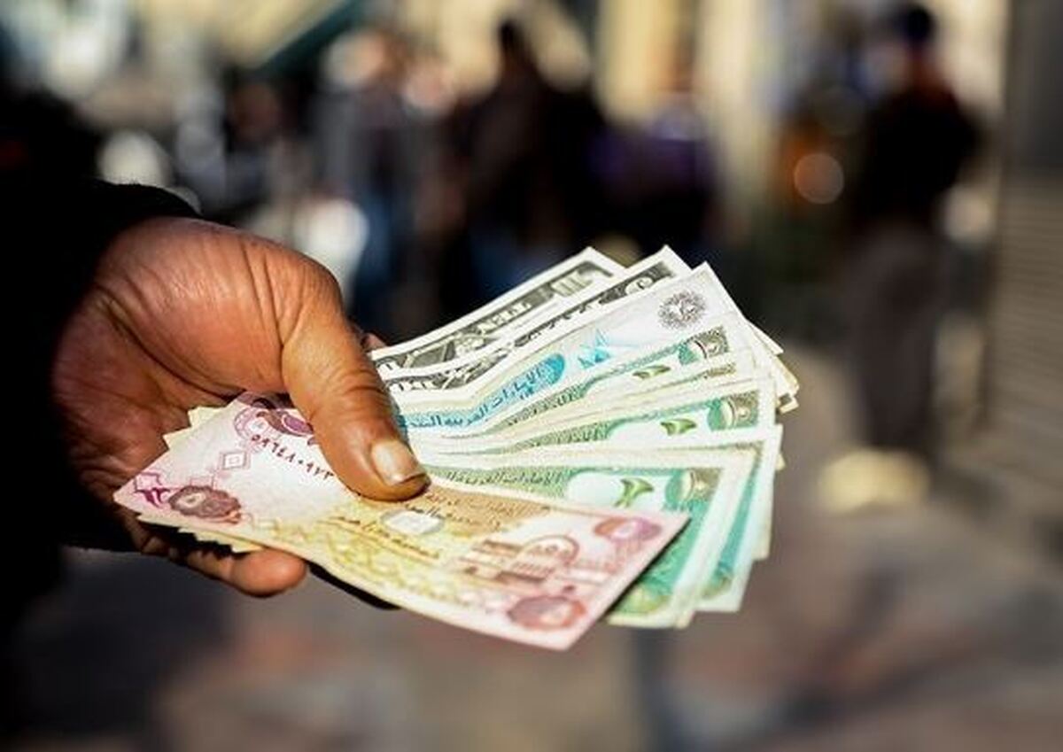 عقب نشینی دلار/دیگر خبری از صف خرید ارز نیست