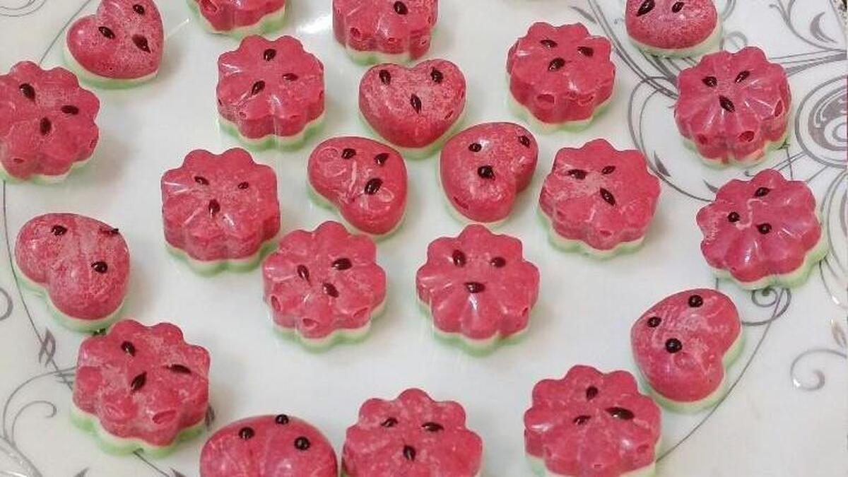 شب یلدا از رگ گردن به شما نزدیک‌تر است از دستور متفاوت این شکلات هندوانه‌ای غافل نشوید