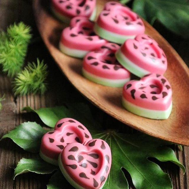 شب یلدا از رگ گردن به شما نزدیک‌تر است از دستور متفاوت این شکلات هندوانه‌ای غافل نشوید